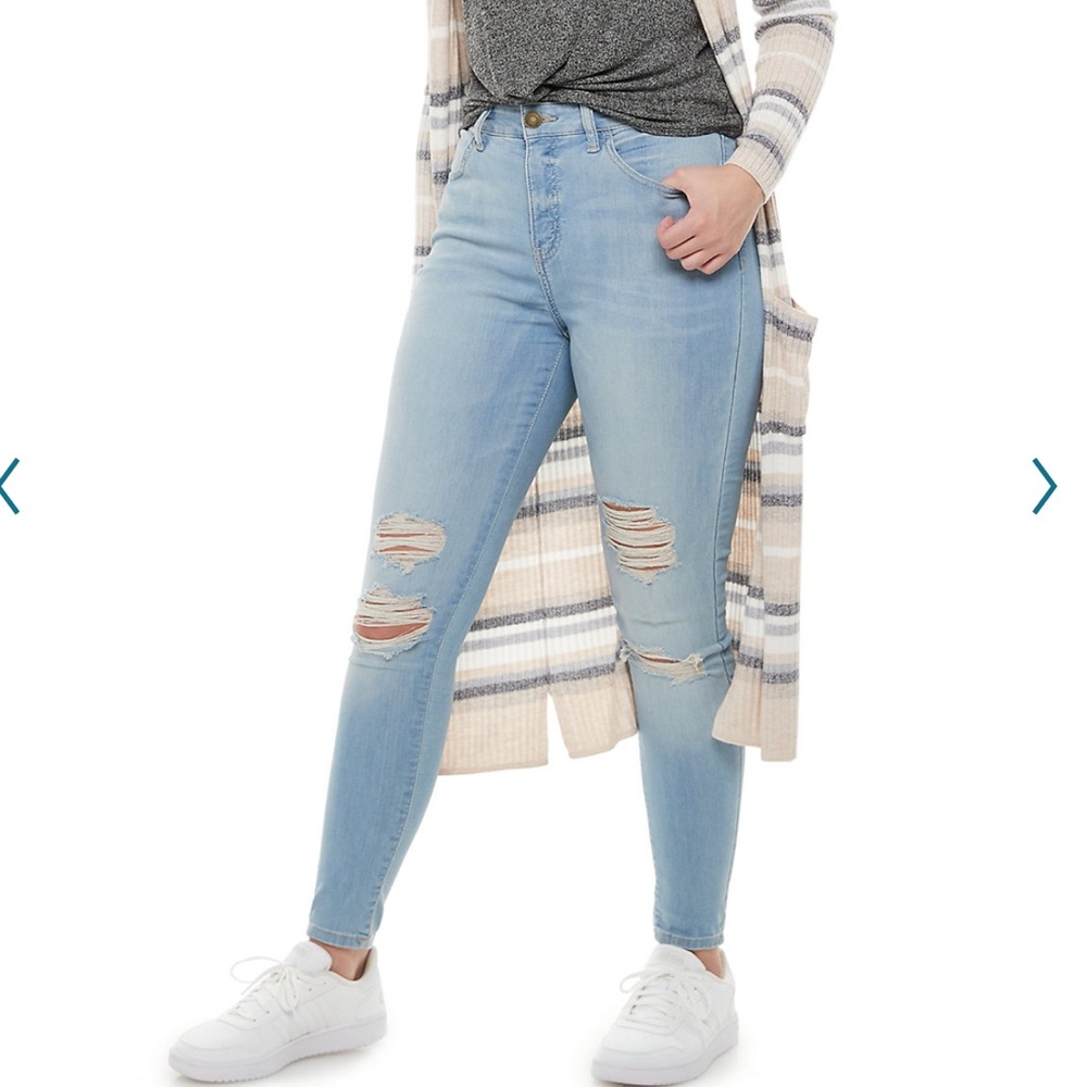 New Juniors' SO Curvy Jeggings high rise